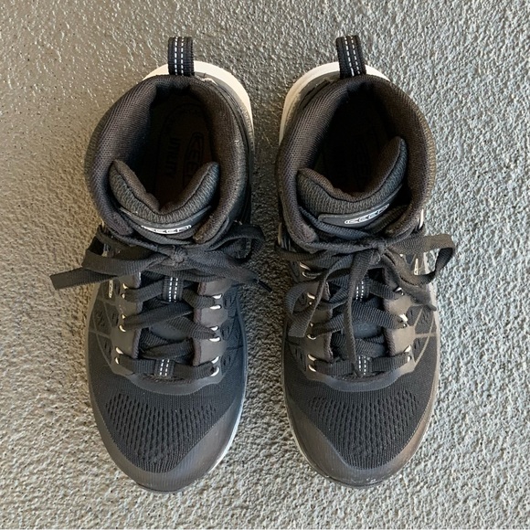 Keen Women's 5.5 Vista Energy Mid Carbon Fiber Toe EH Slip Resistant Work Boot - Picture 5 of 15